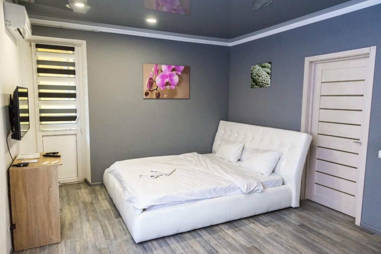 Cozy Apartment In A New Building Close To The Downtown Kyiv Exterior photo